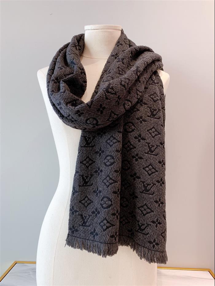 2026116111057564 100